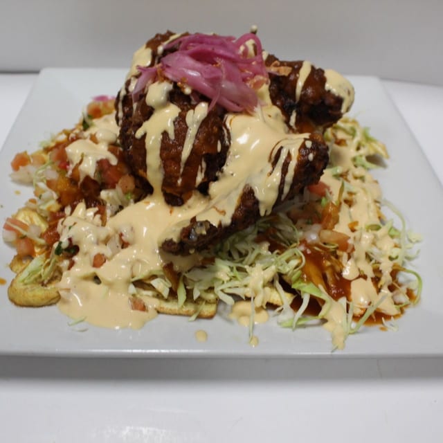 Pollo Con Tajadas (Honduran).